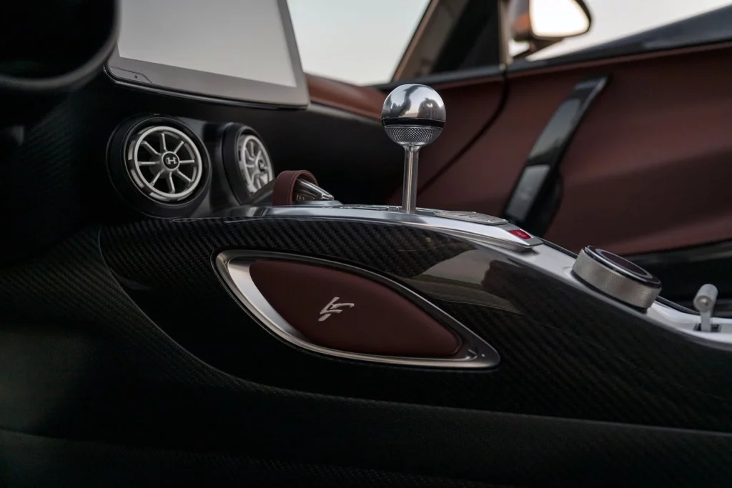 Hennessey VenomF5 LF Manual.01 17 Motor16