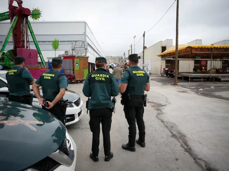 Echa un vistazo al maletero y asegúrate de que llevas esto. La Guardia Civil ya está multando por no tenerlo