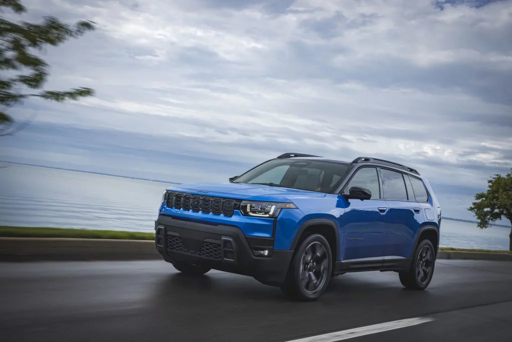 Stellantis se juega 13.000 millones en Estados Unidos, la mayor inversión de su historia 1 Motor16 JEEP CHEROKEE 2025 5 Motor16