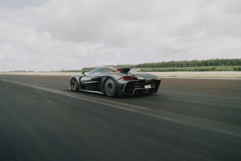 Koenigsegg lo vuelve a hacer: increíble récord 0-400-0 km/h