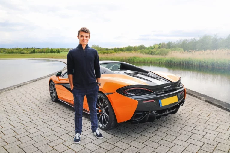 El último coche que ha sumado Lando Norris a su colección