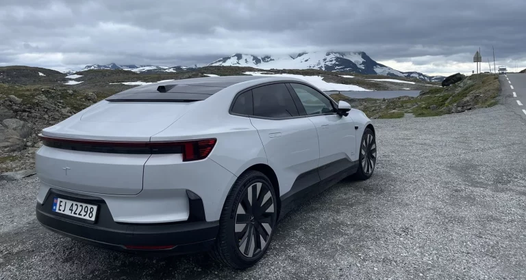 Viaje por Noruega, el paraíso de los eléctricos, con el Polestar 4