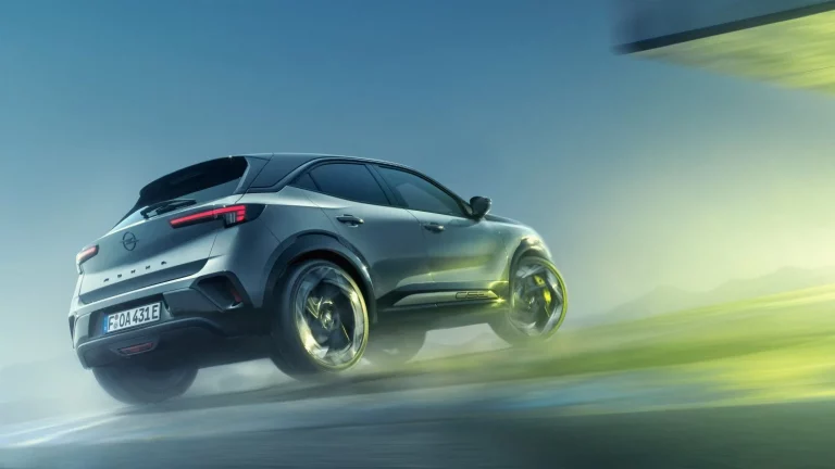 Opel Mokka GSE: El B-SUV eléctrico con espíritu de competición