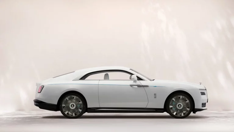 El Rolls-Royce Spectre Inspired by Primavera ofrece tres interpretaciones de esta estación