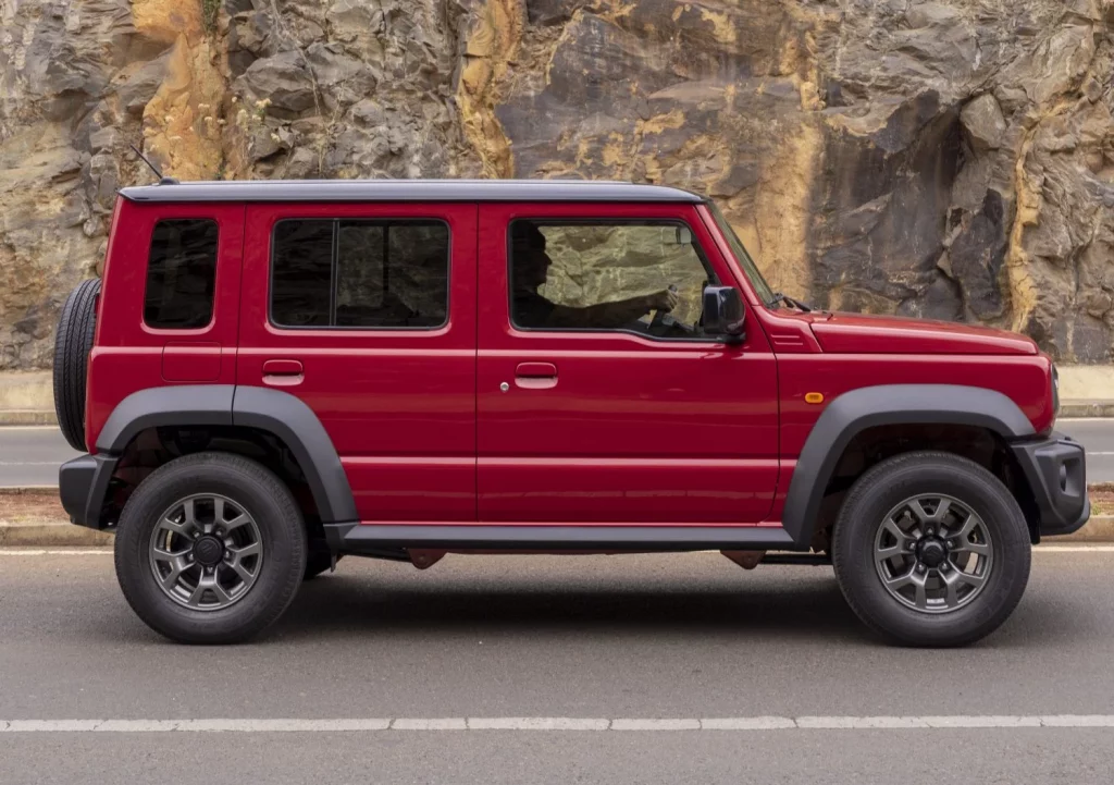 Suzuki Jimny XL Rhino: El 4x4 por el que mataríamos en España 2 Motor16 Suzuki Jimny XL