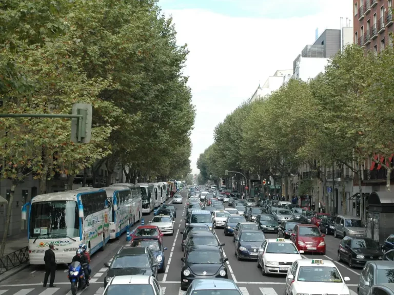 La DGT explica qué significa esta nueva señal que vas a ver en la carretera