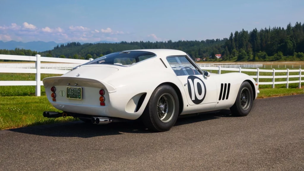 Un exclusivo Ferrari 250 GTO blanco se subastará en 2026