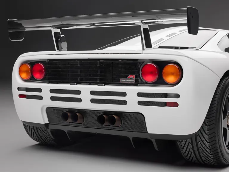 Este McLaren F1 con sangre real y siete dueños te busca: 20 millones tendrán la culpa 19 Motor16 1994 McLaren F1 RM Sothebys 18 Motor16