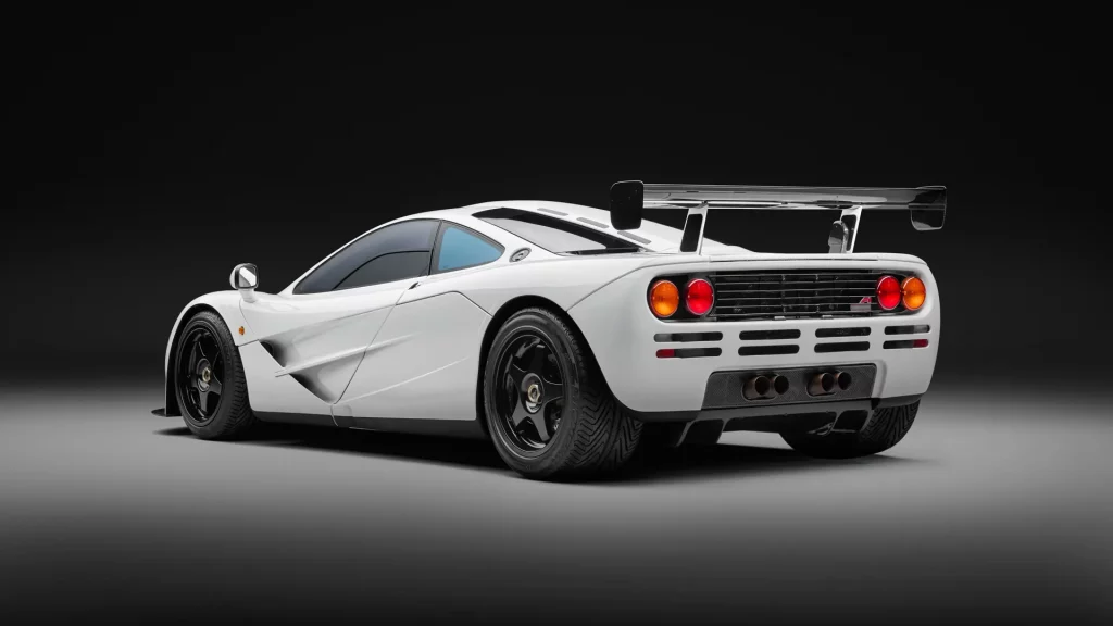 Este McLaren F1 con sangre real y siete dueños te busca: 20 millones tendrán la culpa 9 Motor16 1994 McLaren F1 RM Sothebys 23 Motor16