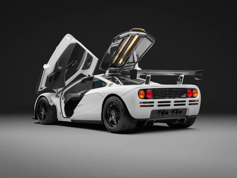 Este McLaren F1 con sangre real y siete dueños te busca: 20 millones tendrán la culpa 10 Motor16 1994 McLaren F1 RM Sothebys 25 Motor16