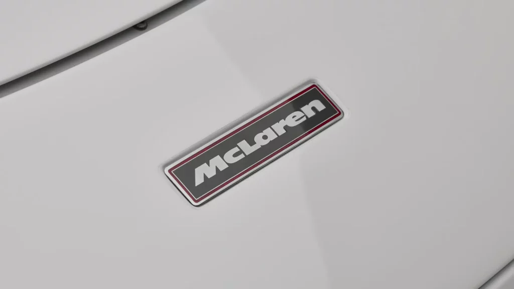 Este McLaren F1 con sangre real y siete dueños te busca: 20 millones tendrán la culpa 31 Motor16 1994 McLaren F1 RM Sothebys 51 Motor16