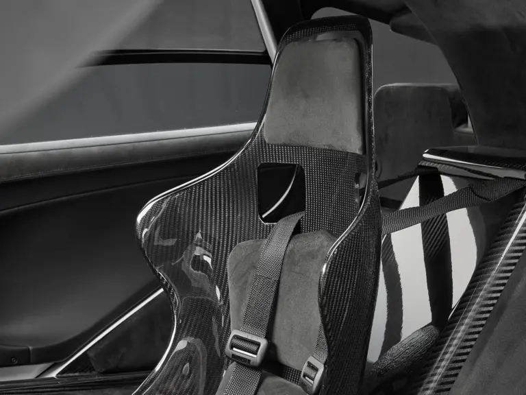 Este McLaren F1 con sangre real y siete dueños te busca: 20 millones tendrán la culpa 41 Motor16 1994 McLaren F1 RM Sothebys 63 Motor16