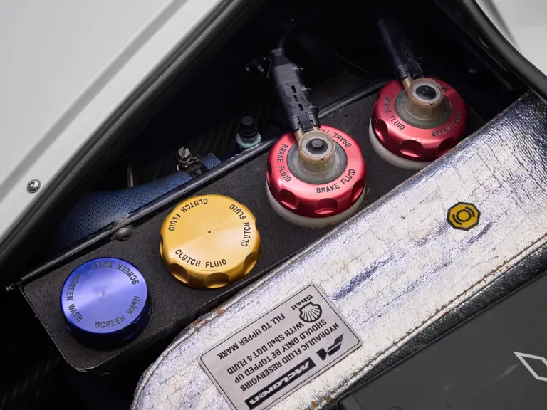 Este McLaren F1 con sangre real y siete dueños te busca: 20 millones tendrán la culpa 67 Motor16 1994 McLaren F1 RM Sothebys 7 Motor16
