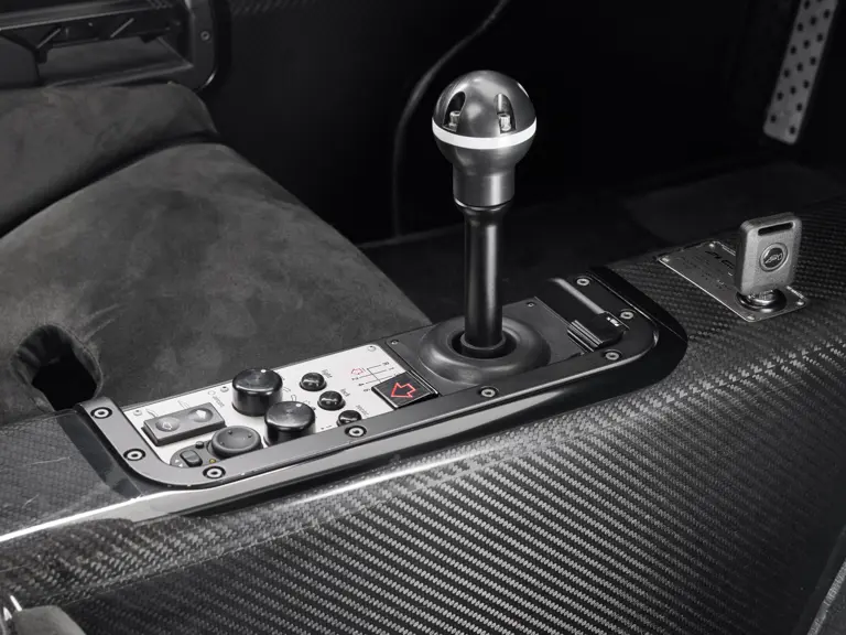 Este McLaren F1 con sangre real y siete dueños te busca: 20 millones tendrán la culpa 44 Motor16 1994 McLaren F1 RM Sothebys 71 Motor16
