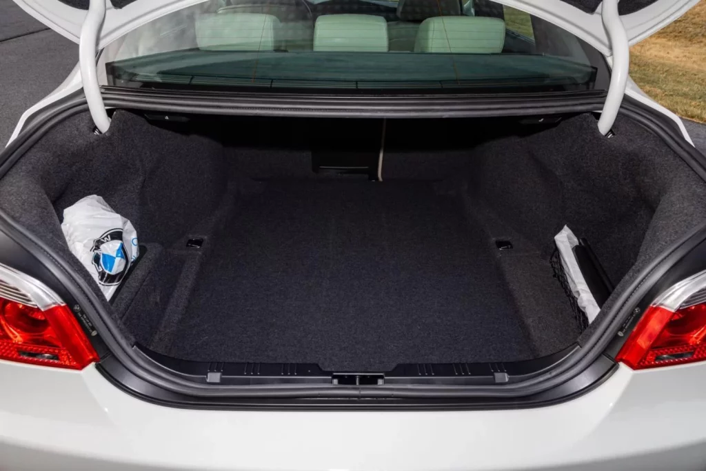 2005 BMW M5 CarsBids 10 Motor16