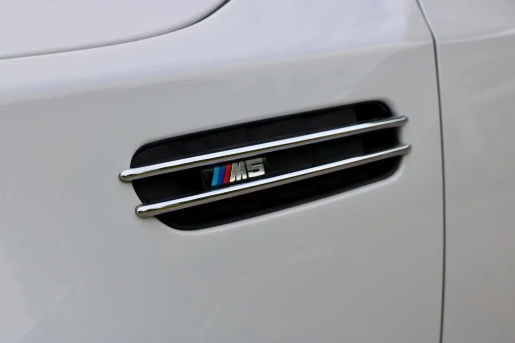 2005 BMW M5 CarsBids 6 Motor16