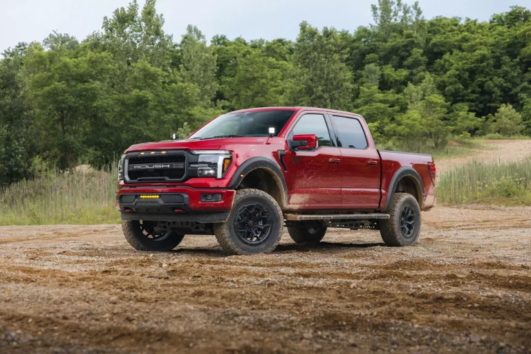 El Ford F-150 se convierte en una máquina de devorar caminos gracias a Roush