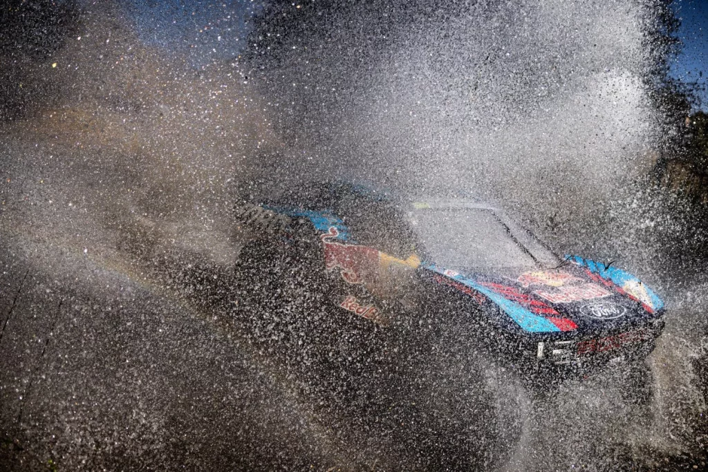 2025 Ford Ranger Raptor T1+. Imagen movimiento.