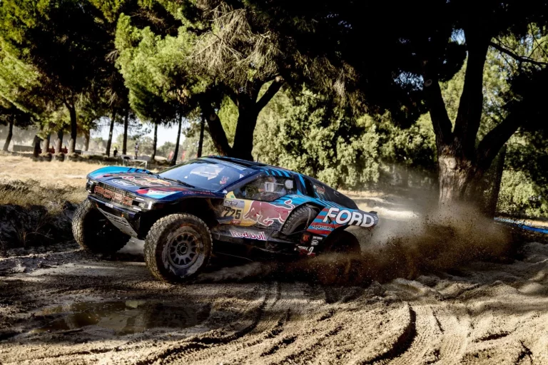 Ford M-Sport continúa poniendo a tono su Raptor T1+ de cara al próximo Dakar