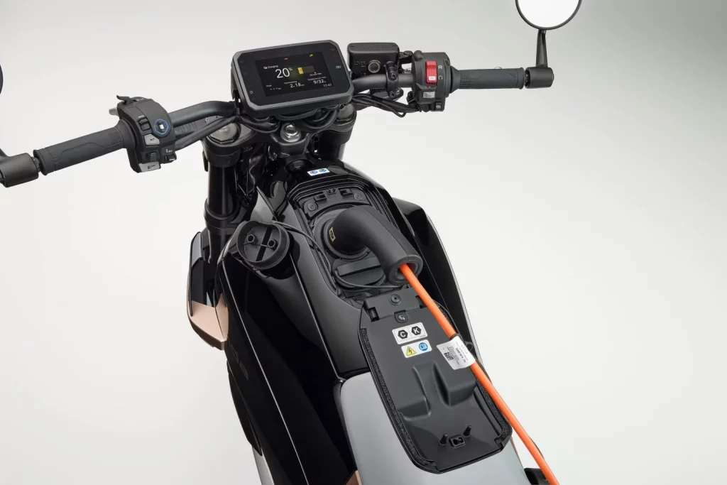 Honda WN7: la naked eléctrica que estrena carga rápida de 50 kW heredada del automóvil 1 Motor16 2025 Honda wn7 naked ev 26 Motor16