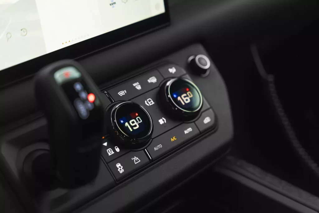 2025 INKAS Land Rover Defender Octa 23 Motor16