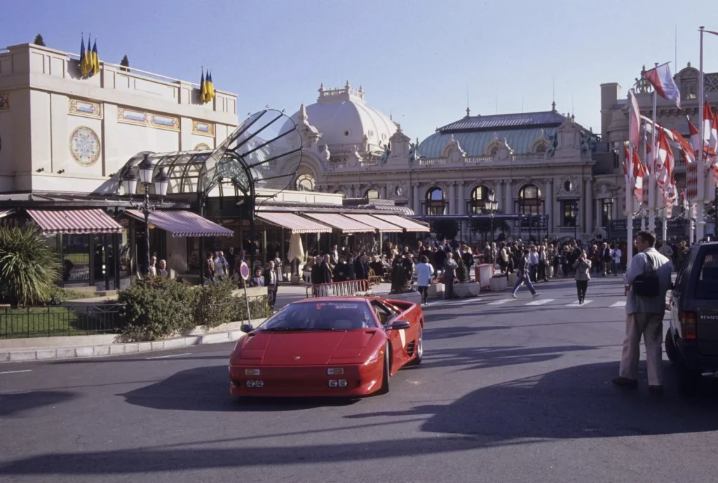 2025 Lamborghini Diablo 35 anos 14 Motor16