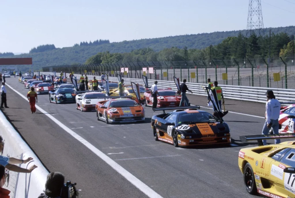 2025 Lamborghini Diablo 35 anos 22 Motor16