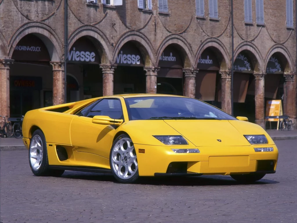 2025 Lamborghini Diablo 35 anos 31 Motor16