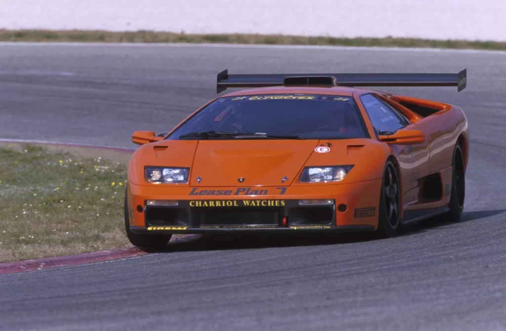2025 Lamborghini Diablo 35 anos 38 Motor16