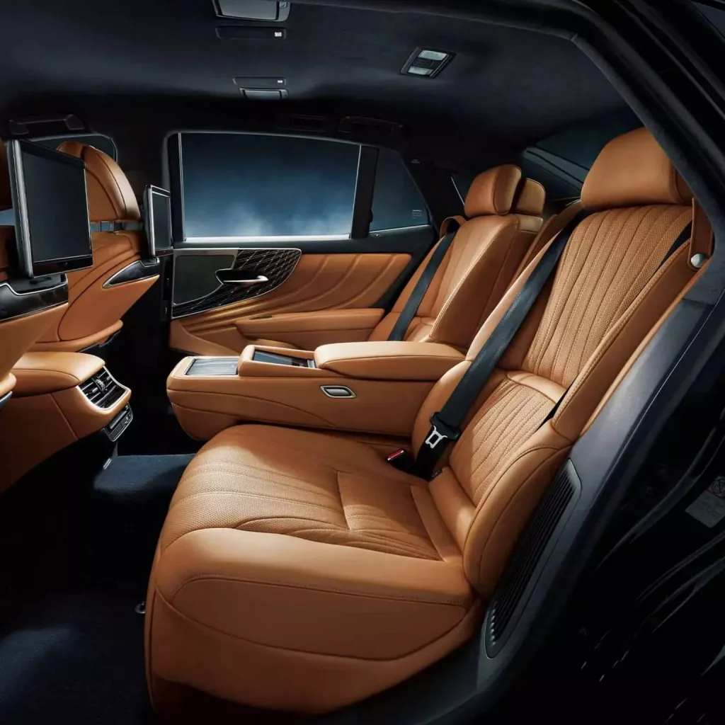 2025 Lexus LS Japon 11 Motor16