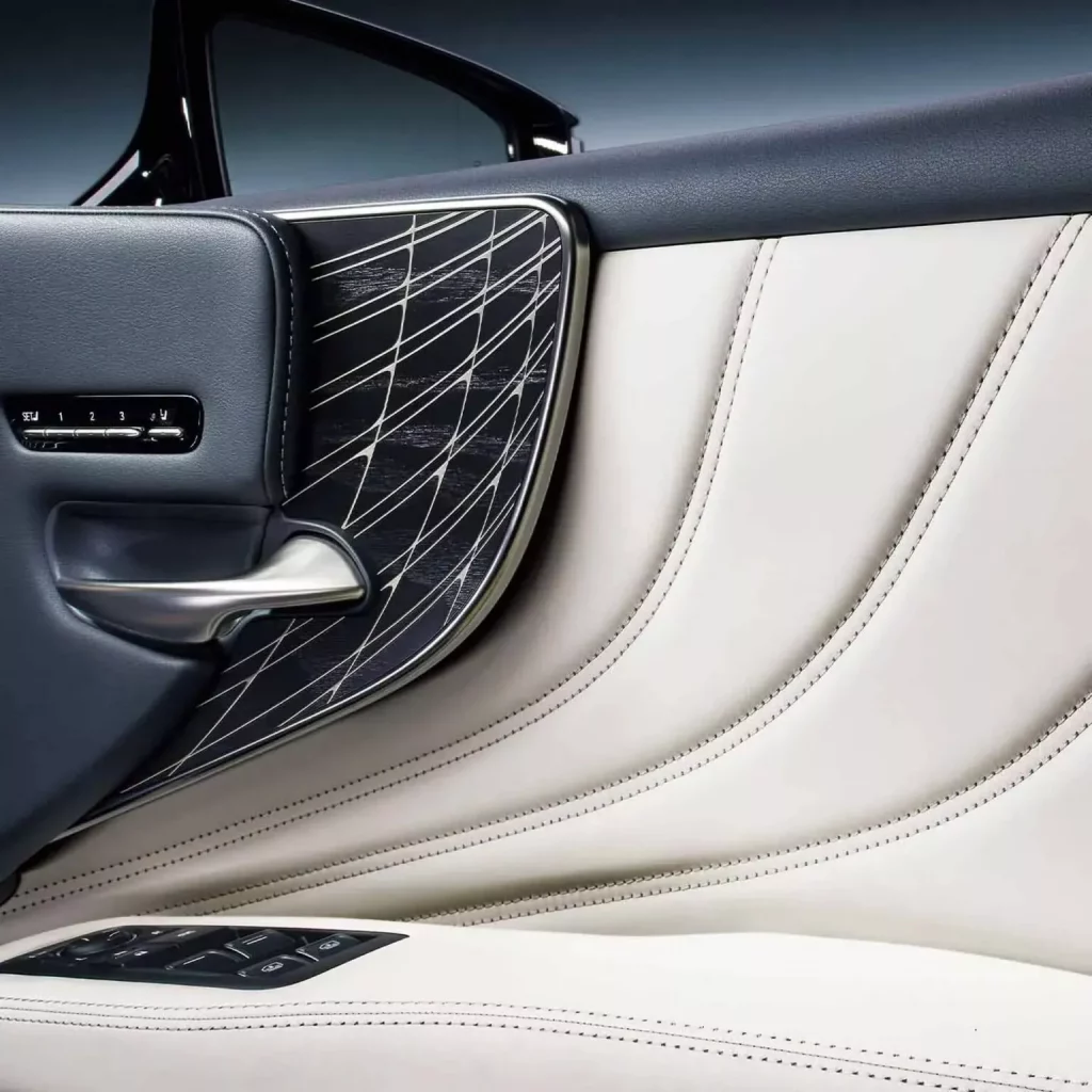 2025 Lexus LS Japon 17 Motor16