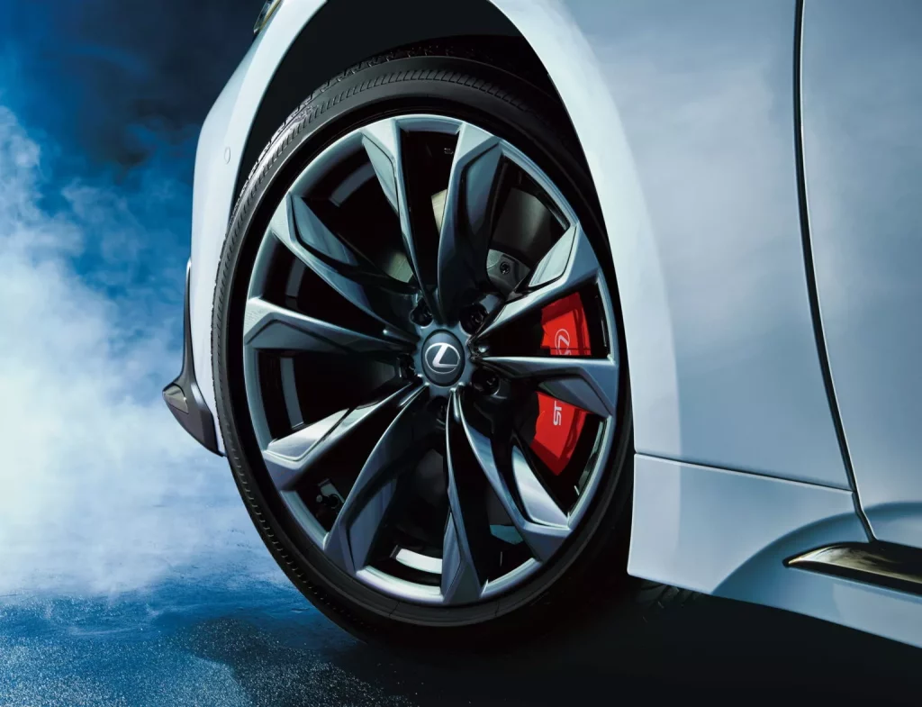 2025 Lexus LS Japon 2 Motor16