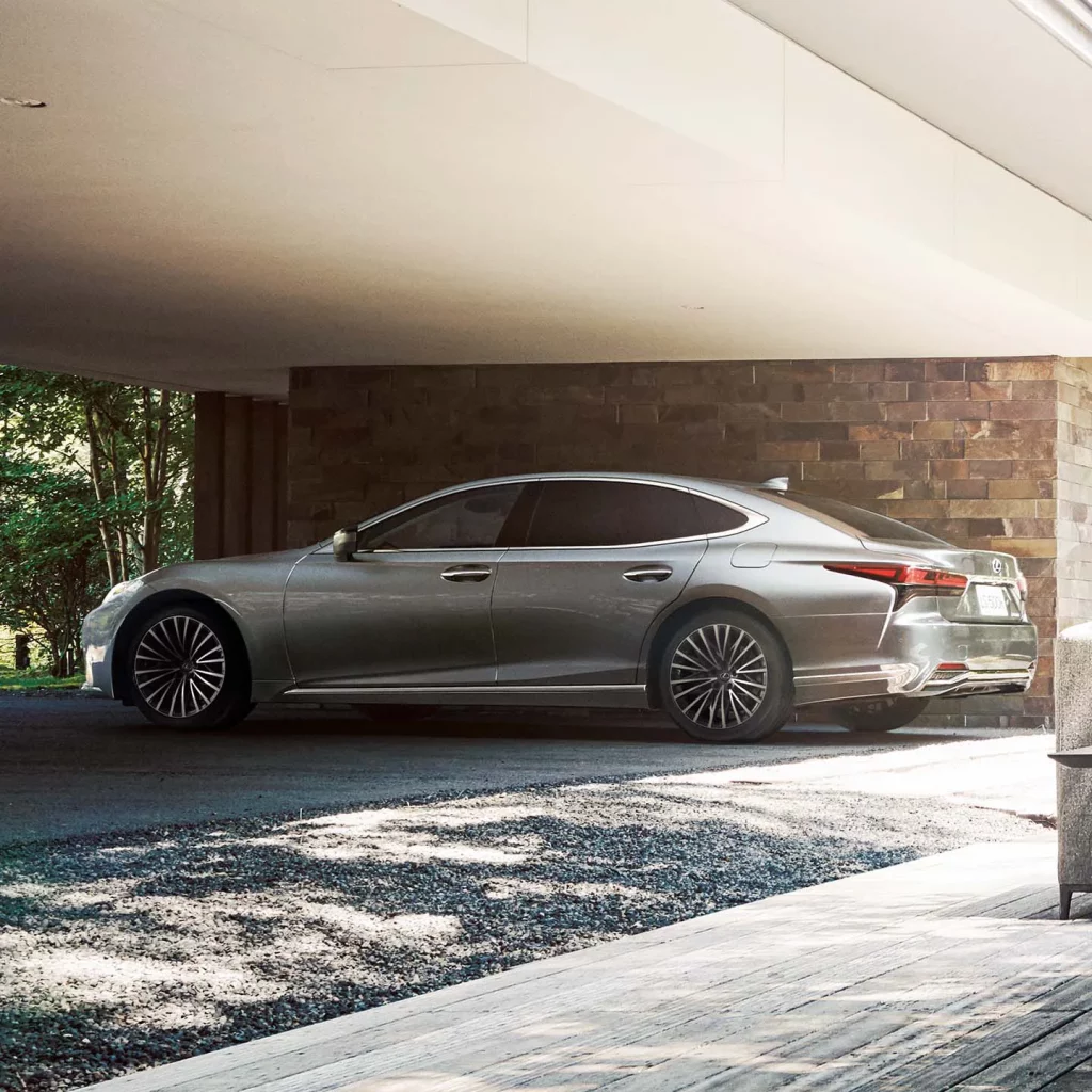 2025 Lexus LS Japon 5 Motor16