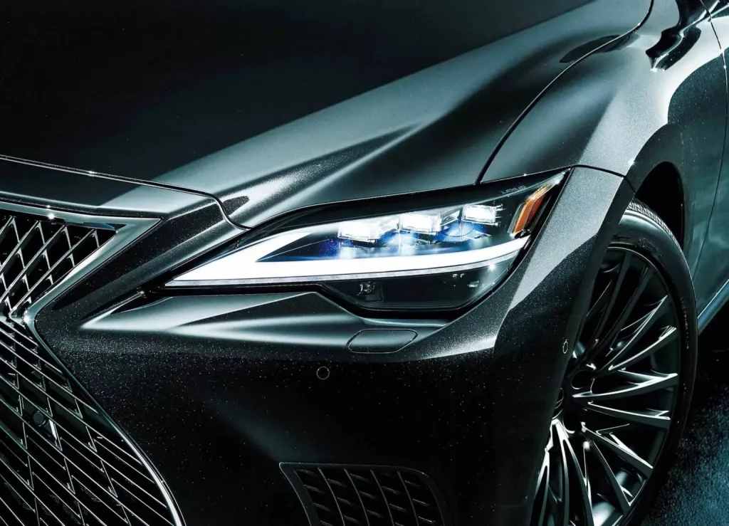 2025 Lexus LS Japon 8 Motor16