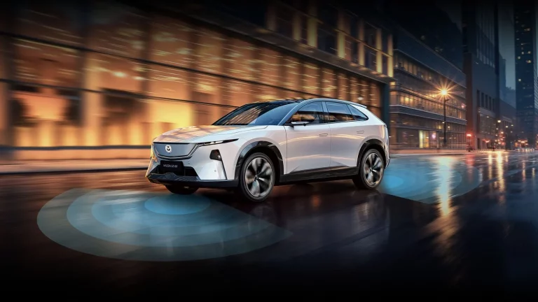 ¿Un Mazda EZ-60 por 14.335 euros? Póngame dos