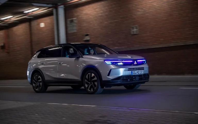 El Opel Grandland pierde su legendario rayo para salvarte la vida
