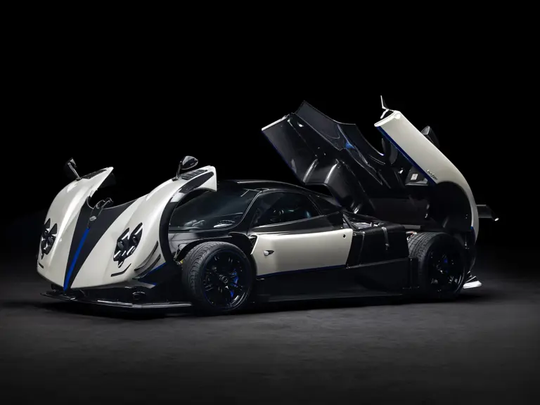 2025 Pagani Zonda Riviera. RM Sotheby's. Imagen exterior.