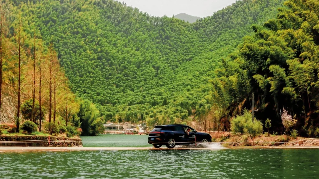 El impresionante viaje de 44 días que Porsche se ha pegado por la Ruta 66 china 12 Motor16 2025 Porsche Ruta 318 China 15 Motor16