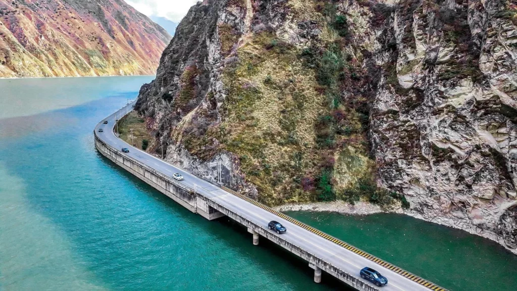 El impresionante viaje de 44 días que Porsche se ha pegado por la Ruta 66 china 9 Motor16 2025 Porsche Ruta 318 China 5 Motor16