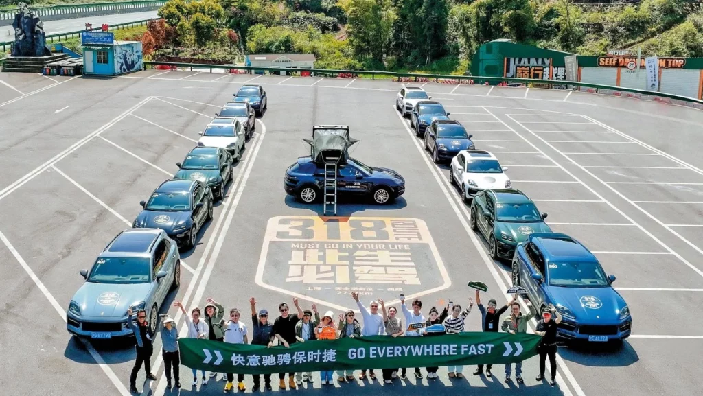 El impresionante viaje de 44 días que Porsche se ha pegado por la Ruta 66 china 2 Motor16 2025 Porsche Ruta 318 China. Imagen participantes.
