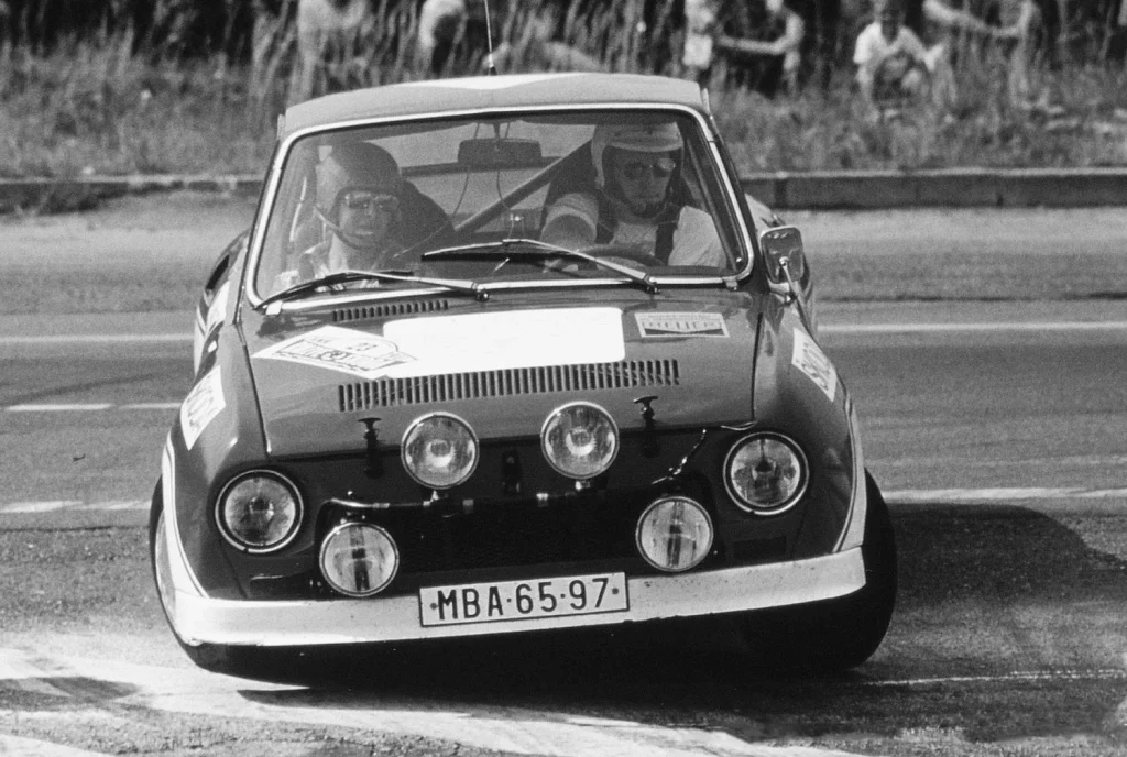 2025 Skoda 110 R Teaser 2 Motor16