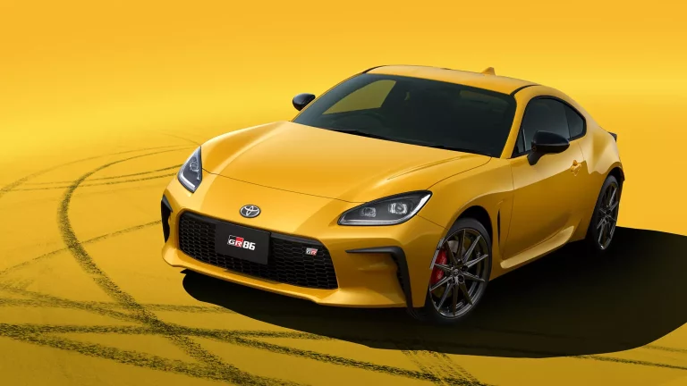 El Toyota GR86 se viste de amarillo para los 300 que ganen la lotería en Japón