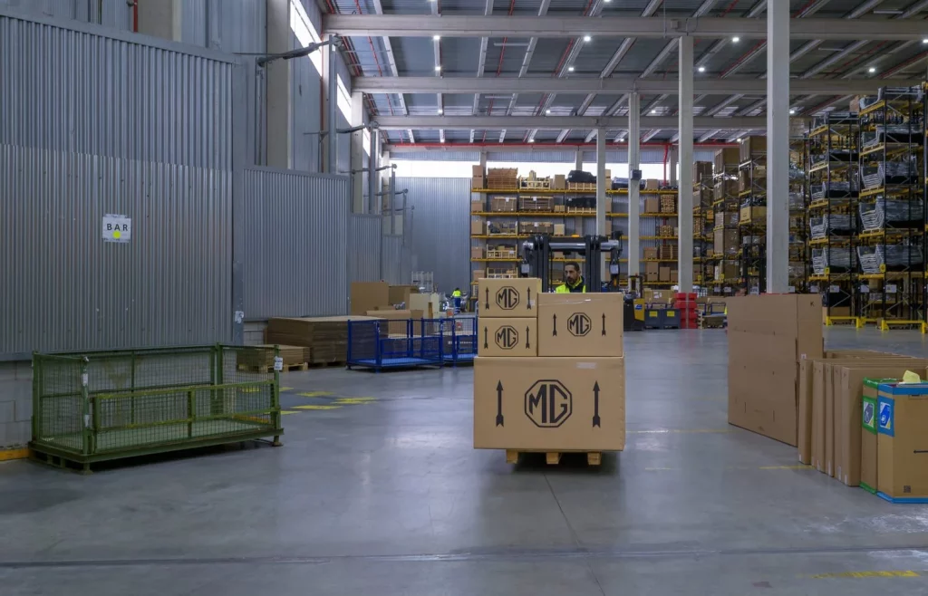 2025 almacen MG logistica cabanillas 4 Motor16