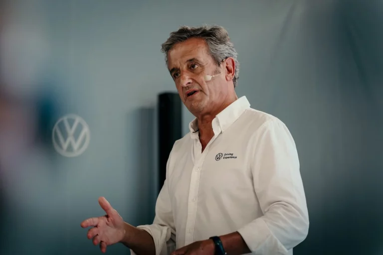 Luis Moya (64), copiloto de rallies: «Así es como debes colocarte el asiento para ir mejor»