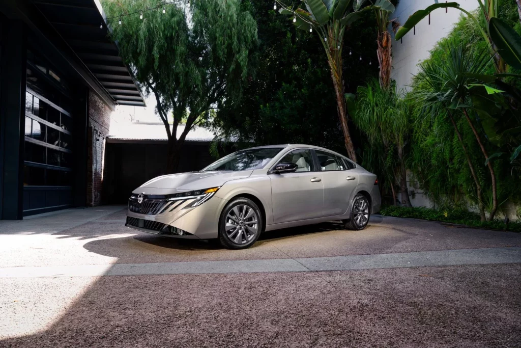 2026 Nissan Sentra SL 19 Motor16