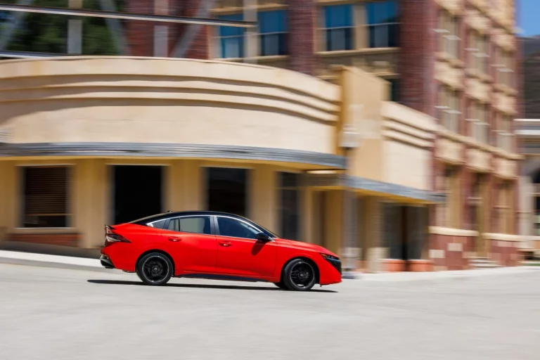 Nissan Sentra: La berlina de 20.000 euros que deberían vender fuera de EE.UU.