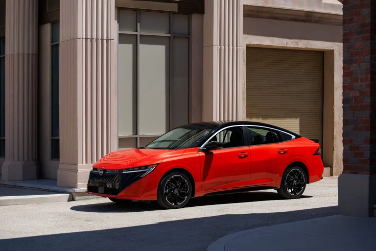 Sentra: La berlina low-cost de Nissan que causa furor al otro lado del charco