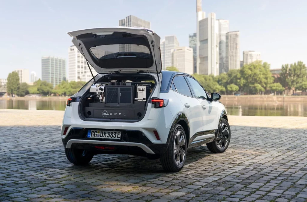 2025 Opel Mokka Electric Cafe. Imagen exterior.