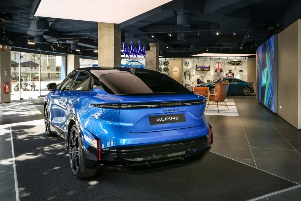 Alpine A390 en Atelier Alpine Barcelona 4 Motor16