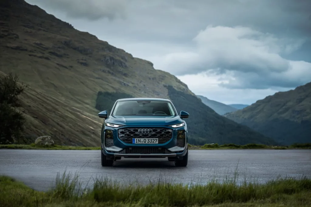 Audi Q3 SB TFSI malpeloblue J1301363 Motor16